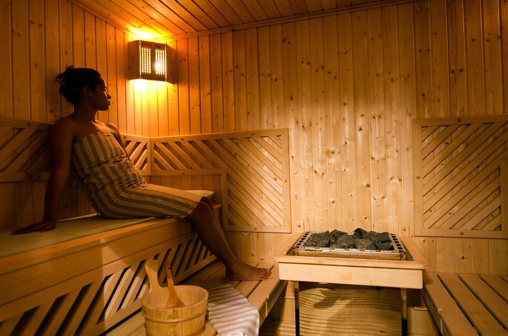 Tigmiza Boutique Hotel & Spa Ouled Jelal Dış mekan fotoğraf A woman in a sauna